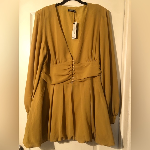 Boohoo - Picture 1 of 1